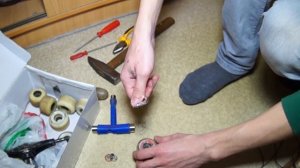 Лайфхак Скейтера №5:КАК ВЫНУТЬ КОЛЬЦО СЛОМАННОГО ПОДШИПНИКА ИЗ КОЛЕСА