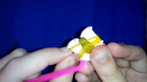 Как сделать банан на рогатке из резинок?