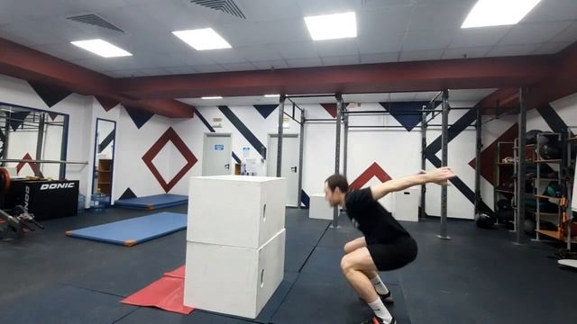 Прыжки (запрыгивание) на тумбу - высота 1 метр. смотреть онлайн