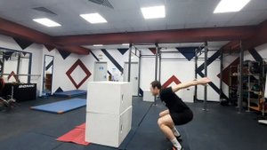 Прыжки (запрыгивание) на тумбу - высота 1 метр.