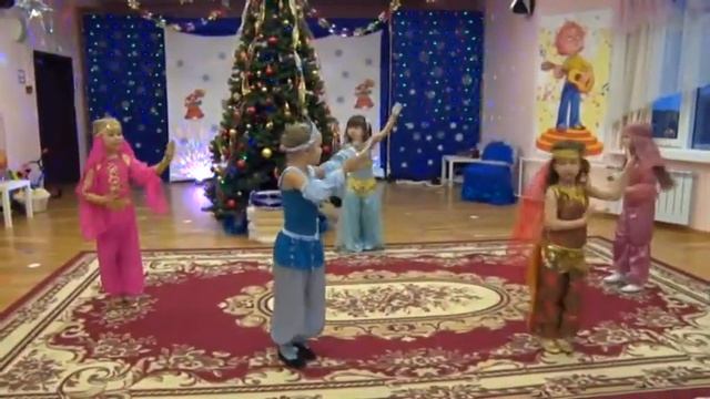 Танец восточных Красавиц.  Муз.рук. Е. Рабская.