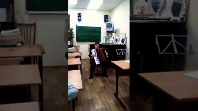 Игра на аккордеоне . смотреть онлайн