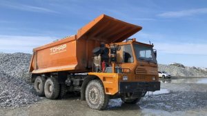 Карьерные самосвалы ТОНАР 45251 2015 года в работе
