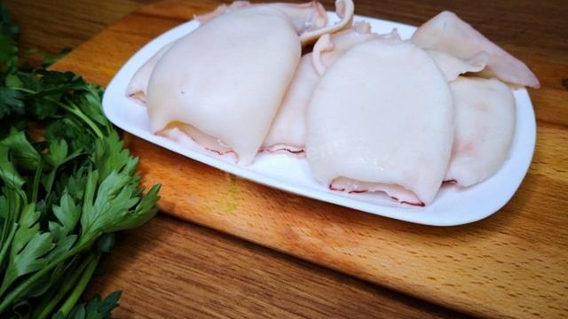 Как варить кальмары для салата чтобы были мягкие