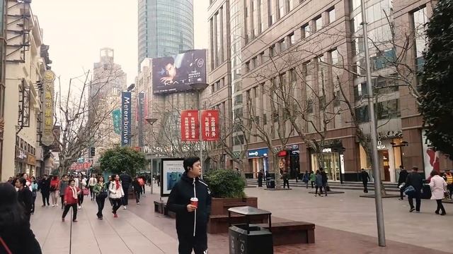 Самая знаменитая улица Шанхая. Что посмотреть куда бежать.Китай