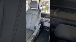 Hyundai Staria или Volkswagen Multivan ? Не важно что считает маркетинг. Что хочется тебе ?