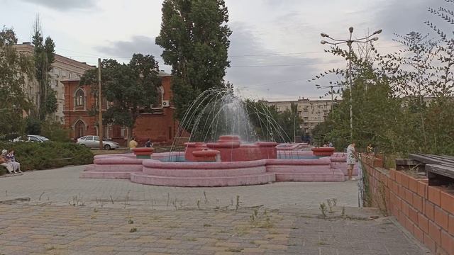 Фонтан, Волгоград, сквер имени Василия Симбирцева, 10 августа 2023 года