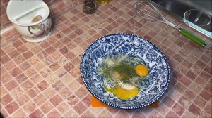 Ну очень вкусная - жаренная капуста в яйце. Она такая вкусная что готовлю её три раза в неделю.