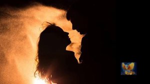 Роберт Рождественский. " Отдать тебе любовь?"