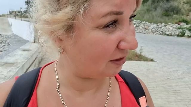 Крым Море в Форосе Тихая бухта Всю грязь из Ялты принесло на пляж Что стало с бухтой Отдых в июне! смотреть онлайн