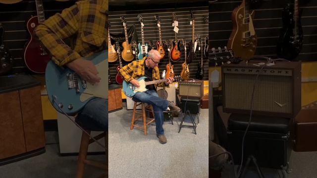 A 1968 Gibson Melody Maker смотреть онлайн