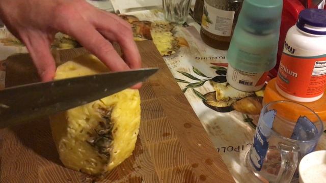 Разделываю ананас, нож "Принцип" смотреть онлайн