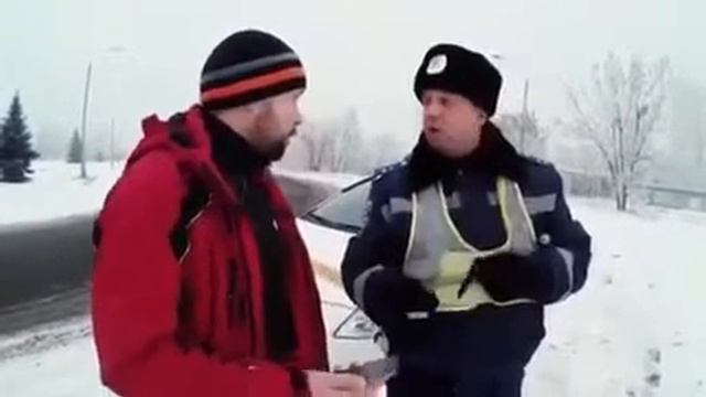 Общение полицейского и водителя в европейской сверхдержаве смотреть онлайн