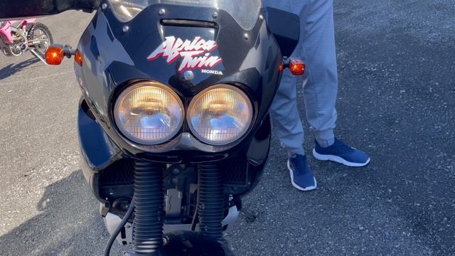 Видео запуска Honda AFRICA TWIN 750 смотреть онлайн