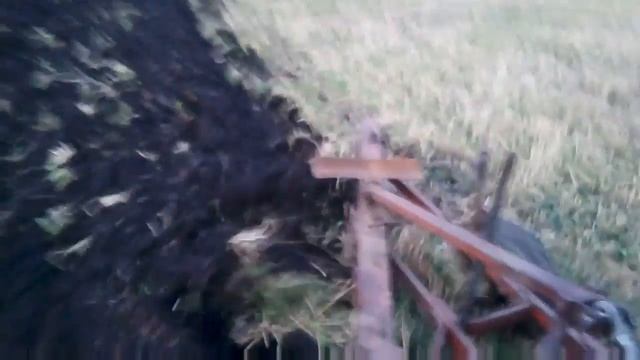 МТЗ 82 и МТЗ 80 пахота нового участка смотреть онлайн