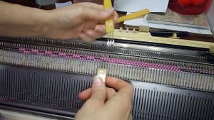 Резинка(край) на двухфонтурной вязальной машине Тойота 901/501.