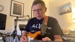 Quick jam with Roland E X10 and NUX Time Force Delay with a NUX MG 300 effects pedal.