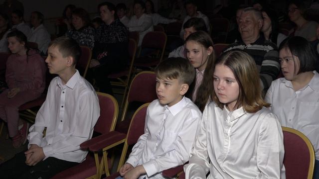 🎭 Сюжет "Премьера спектакля "Капля таланта" в любительском театре особенных людей "Ключ"