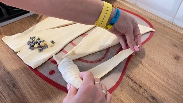 ОБАЛДЕННЫЕ КРУАСАНЫ С ШОКОЛАДОМ! ХРУСТЯЩИЕ И НЕ СУХИЕ! | Irina Belaja смотреть онлайн