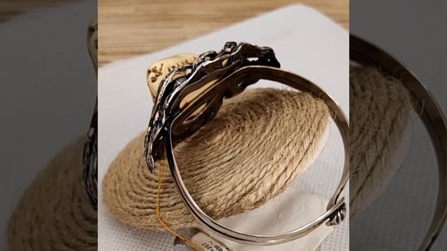 Уникальный браслет с белым янтарем ? смотреть онлайн