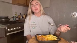 МУКБАНГ/ОБЗОР НА ГОТОВУЮ ДЕШЕВУЮ ЕДУ ИЗ МАГАЗИНА ОКЕЙ ?♀️