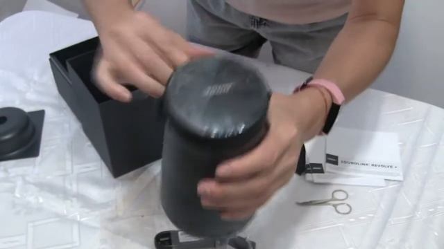 Распаковка портативной колонки BOSE смотреть онлайн