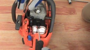 Replacing the Air Filter - Husqvarna Chainsaw