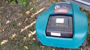 Робот газонокосилка Bosch.