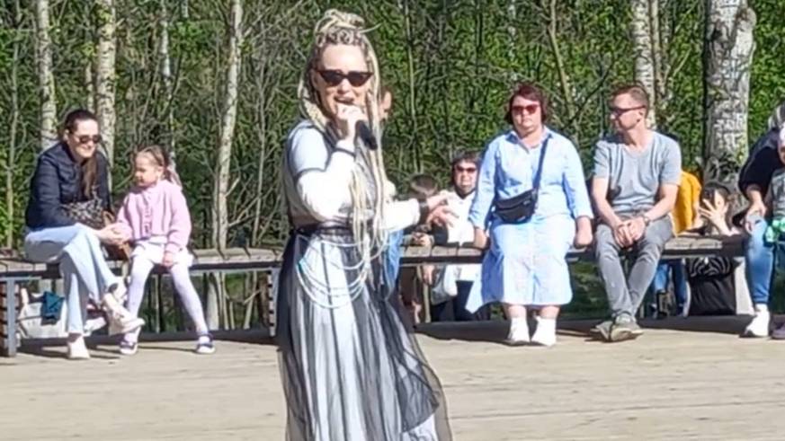 Концерт в сквере по Олонецкому проезду. 2 мая 2024 года. Выступление Лулу. Первая часть. смотреть онлайн