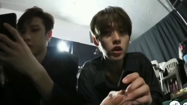 Минхо, который любит кормить всех салфетками смотреть онлайн