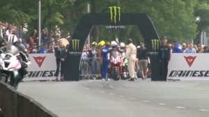 гонка на мото на выживание 330kph