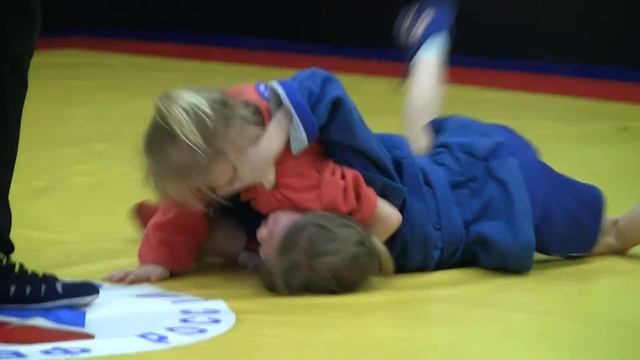 10.04.16 Турнир по боевому самбо в разделе «БОРЬБА» смотреть онлайн