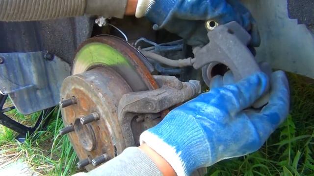 Замена тормозных колодок самостоятельно. Авто ремонт Toyota . смотреть онлайн