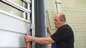 Замена составных частей секционных ворот  Часть 1