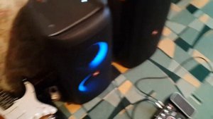 Врервые на youtube пробуем подключать гитары к JBL partybox 300