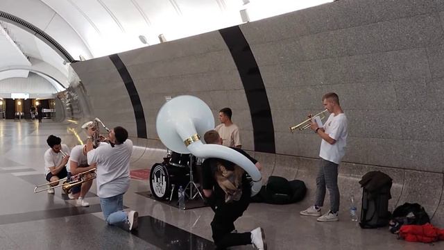 Музыка в метро.Группа "Эхо улиц".(1) смотреть онлайн