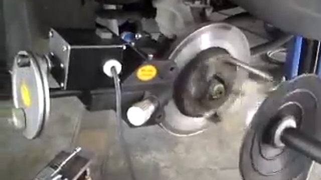 Проточка тормозных дисков на Peugeot 106RS смотреть онлайн