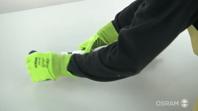 Видеоинструкция по замене ксеноновой лампы OSRAM XBO в кинопроекторе Christie, 2017 смотреть онлайн