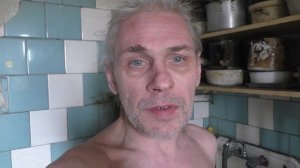 Сосед спать не даёт. Перфорация стены