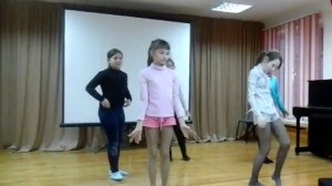 Танец девочек 5 класса