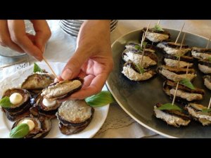 Грузинская закуска «дольки» из жареных баклажанов с орехами