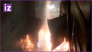 Спасатели разрезали столкнувшиеся в метро вагоны на станции «Печатники» / Известия