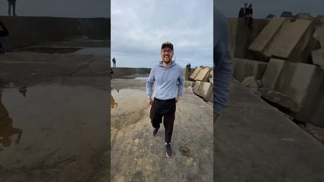 Столица Марокко: кладбище на берегу океана, сёрфинг, местный фастфуд смотреть онлайн