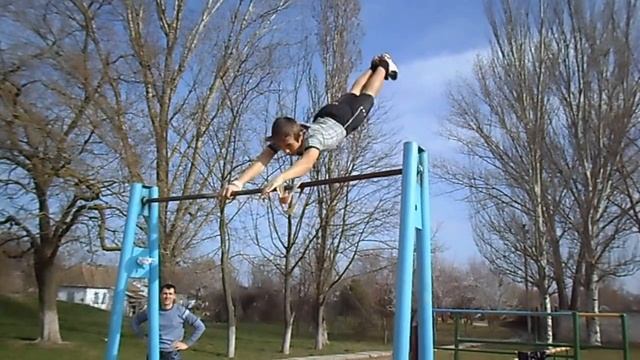 Новой элемент на турнике (By Alexandr Berezovskiy) смотреть онлайн