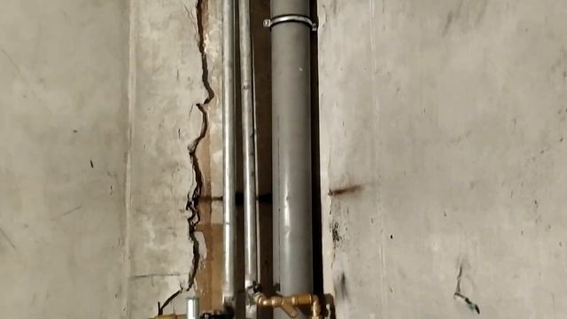 Монтаж водоснабжения. Что может быть,если забился стояк канализации на первом этаже смотреть онлайн