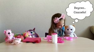 Моё первое видео. Кормлю животных. Мои любимые игрушки