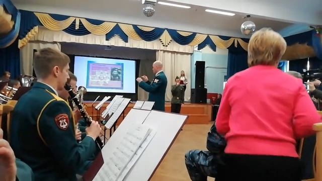 "От героев былых времен" с оркестром смотреть онлайн