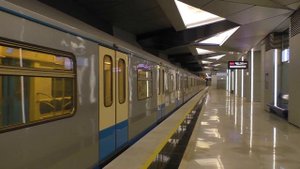 Электропоезда 81-760/761 "Ока" на новой станции метро Аэропорт Внуково