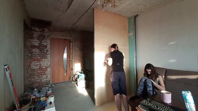 Закручиваем шляпки шурупов ( Влог )