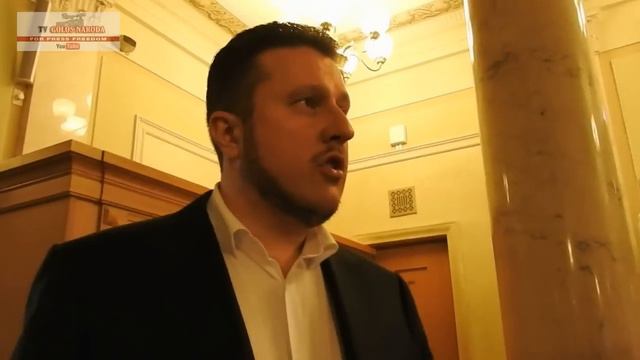 "Уезжай из моей страны!",-нардеп - журналисту смотреть онлайн